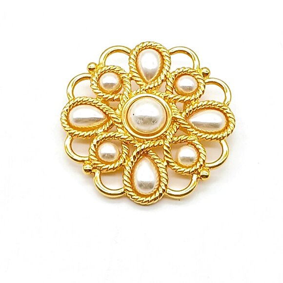 Napier Elegant Pearls Brooch, Vintage Scalloped Circle Lapel Pin in Gold Tone - Picture 1 of 3